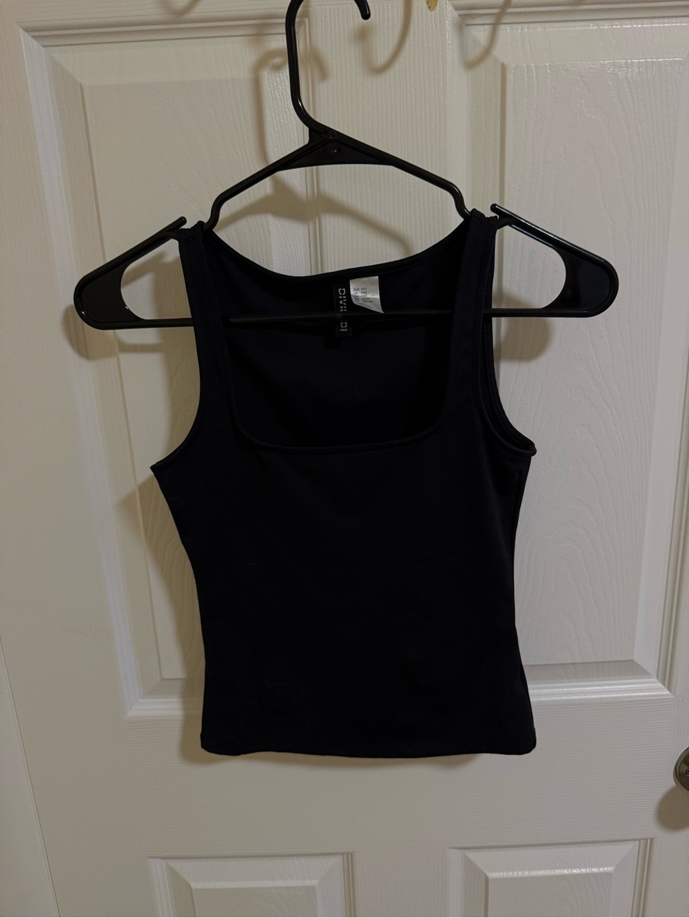 H&M Black Scoop Neck
Tank Top